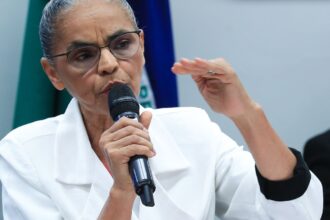 marina-silva-e-atendida-em-hospital-de-brasilia-por-queda-de-pressao